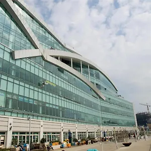 The Port מלון
